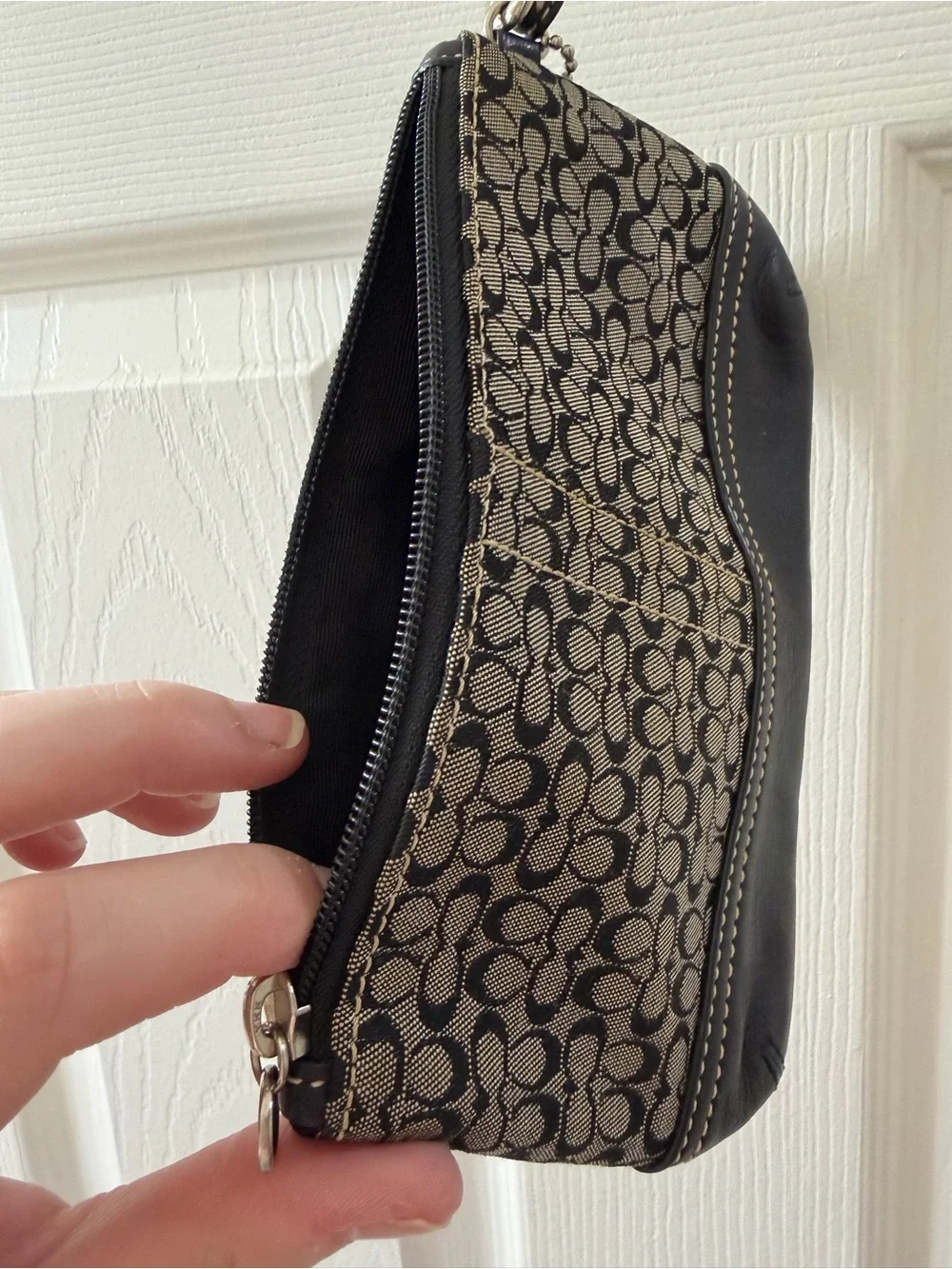 Vintage Coach Black and Tan Signature Card Wristlet